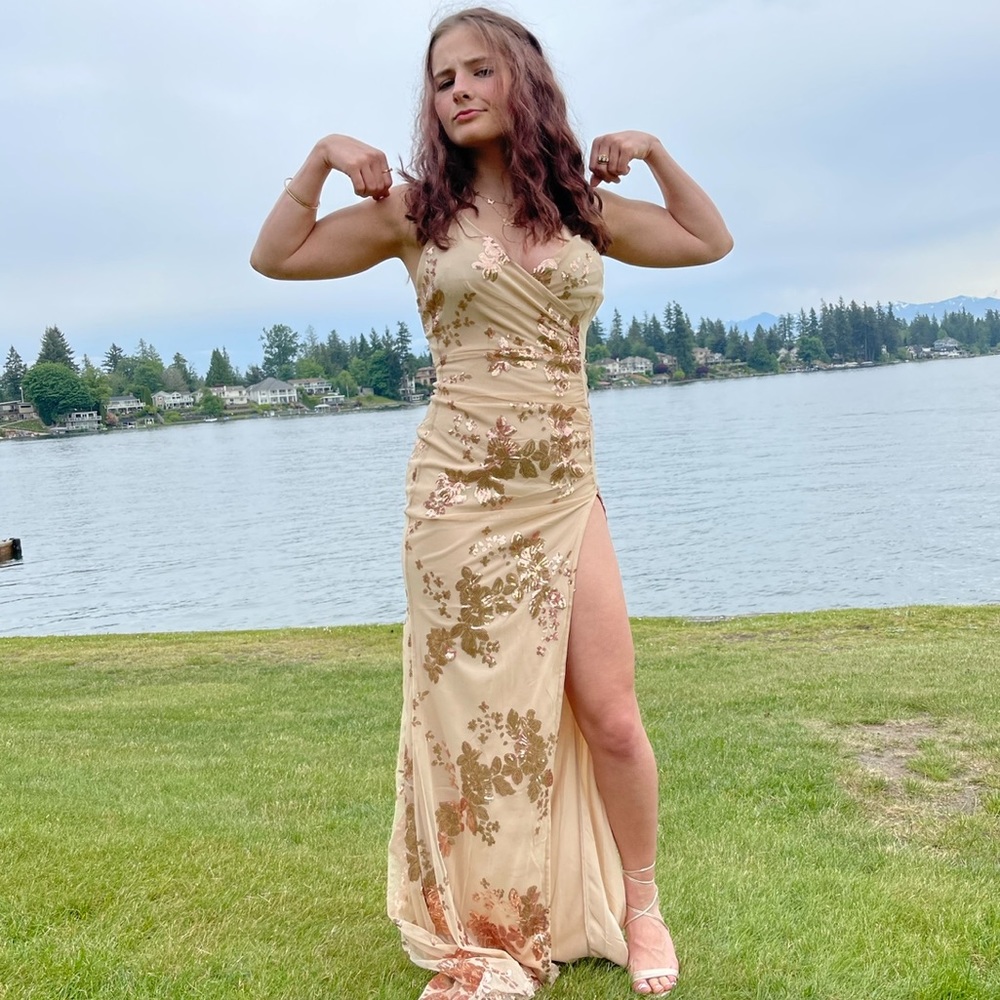 Nude & rose gold stunner boutique prom dress. New with tags